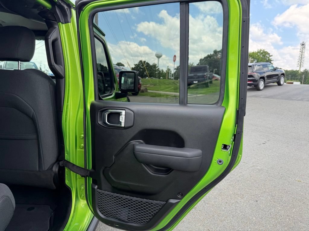 Used 2025 Jeep Gladiator Sport AWD/4WD image 32