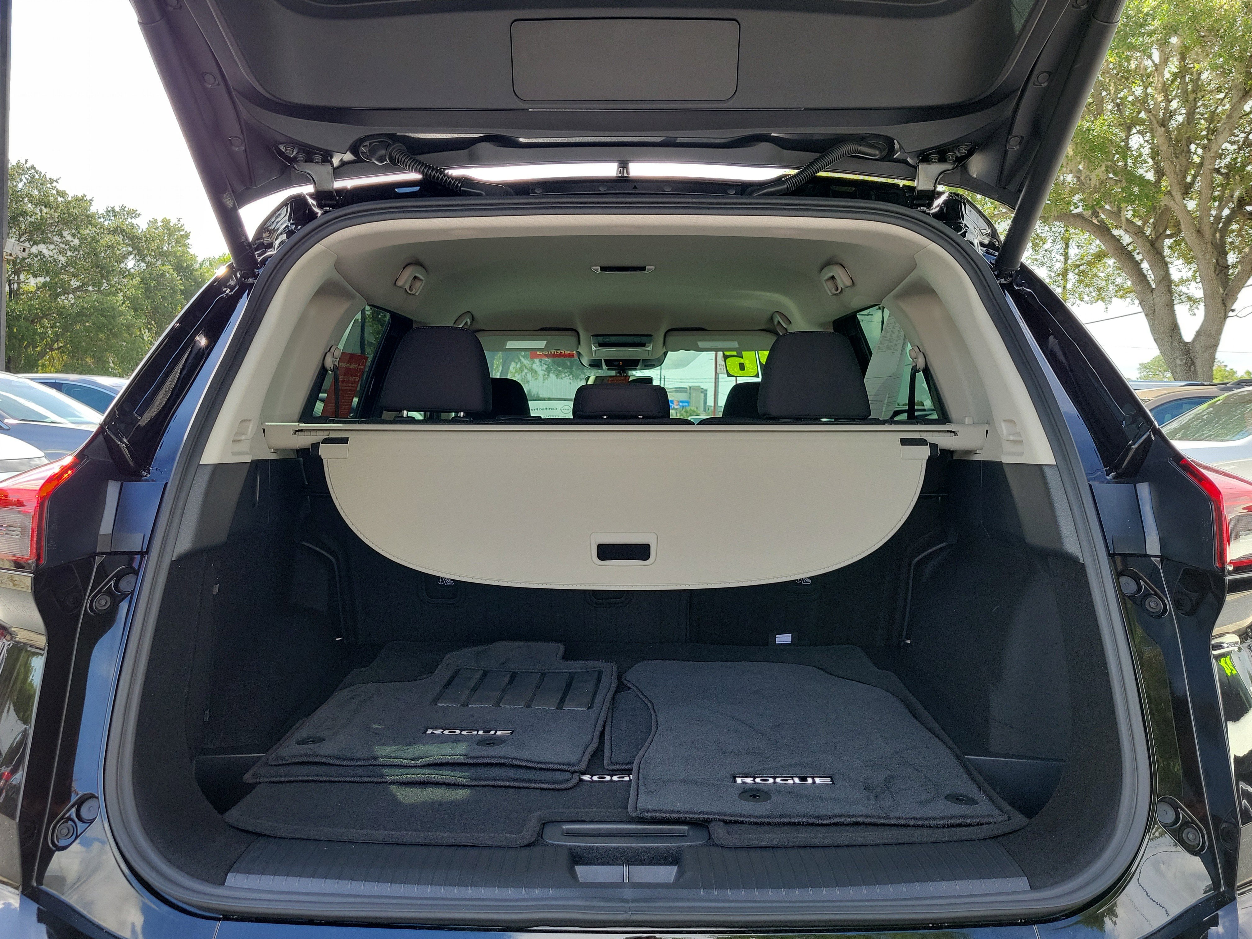 Certified 2026 Nissan Rogue SV FWD image 8