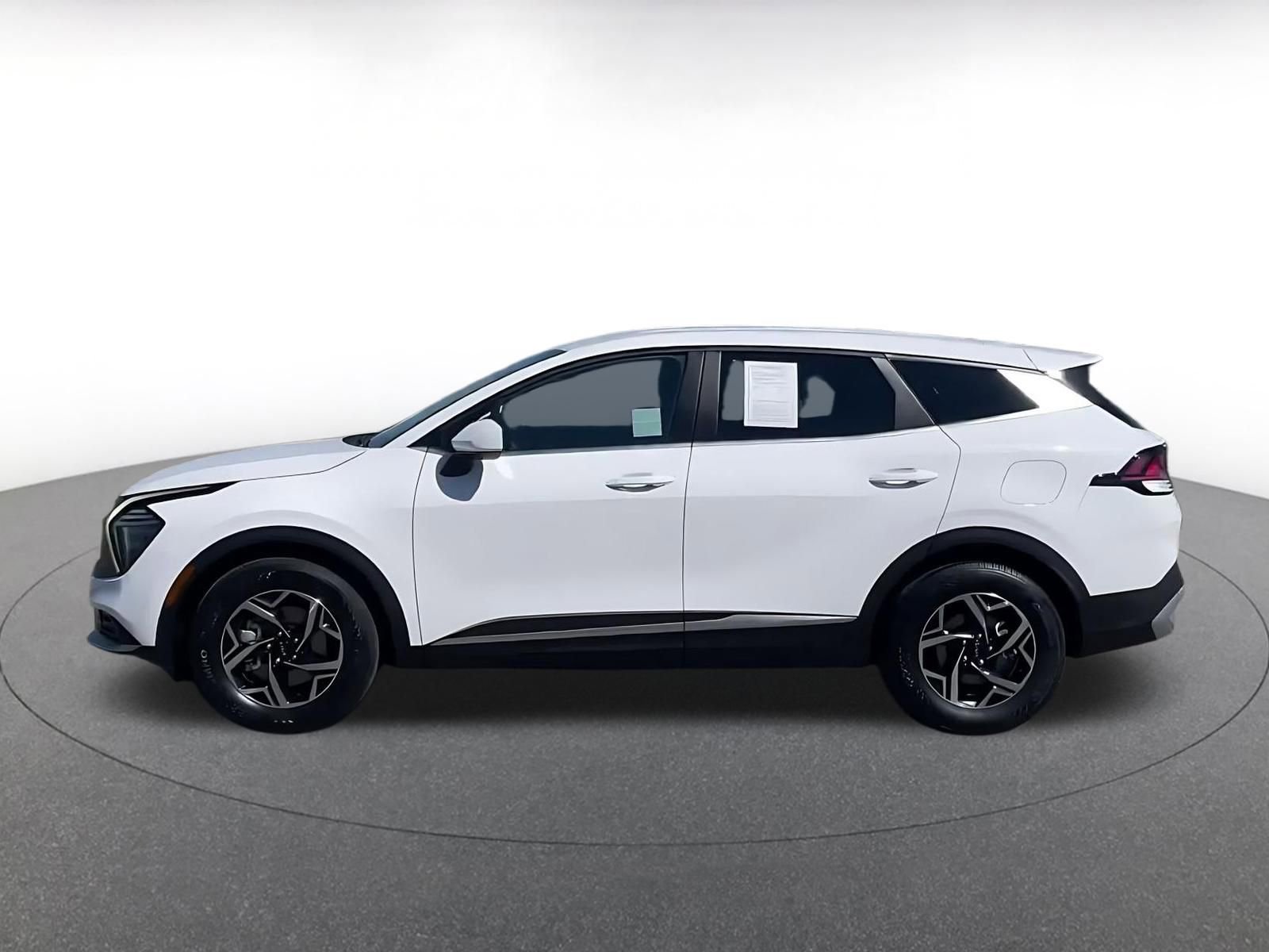 Used 2025 Kia Sportage LX image 10