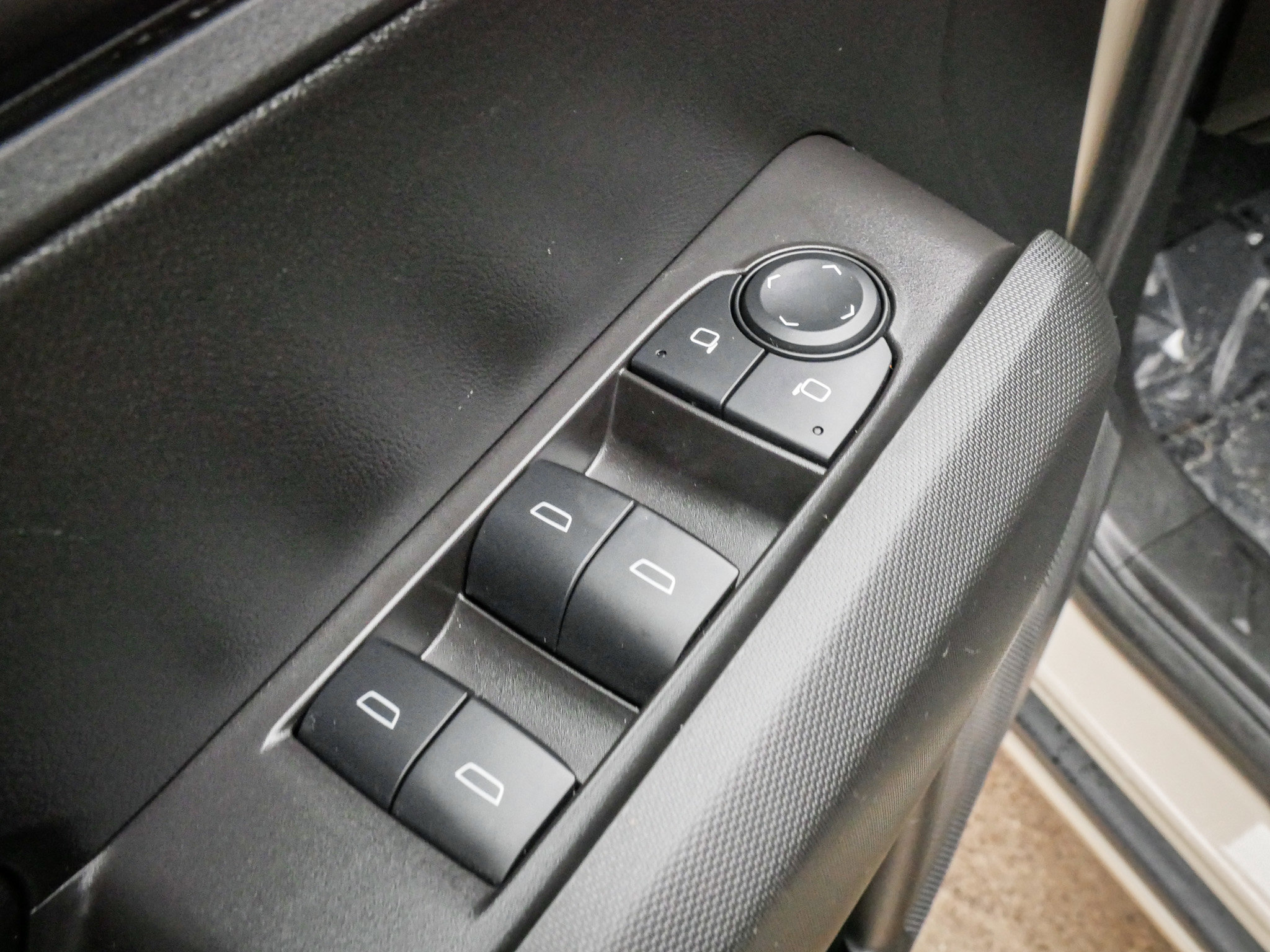 Used 2024 Chevrolet Colorado W/T RWD image 15