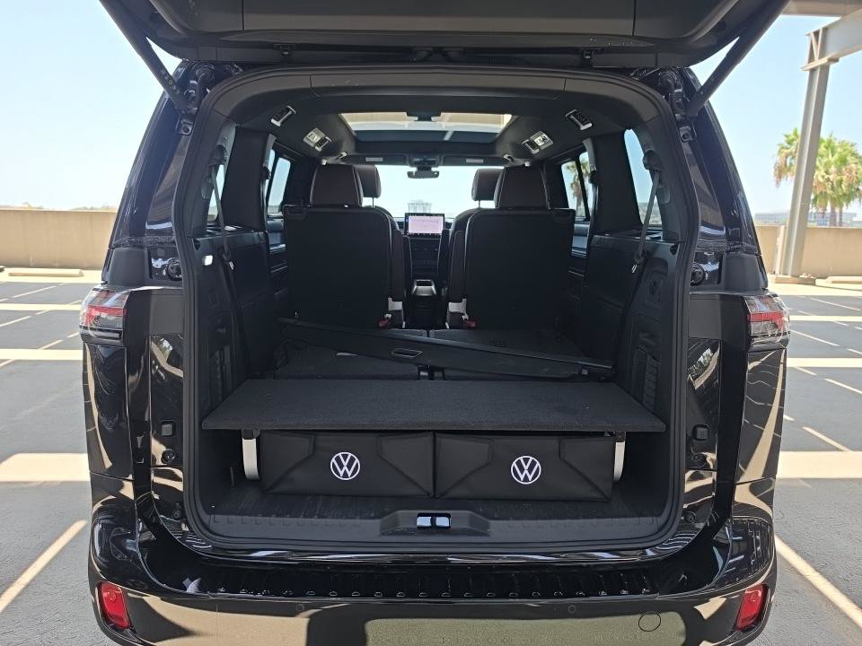 Used 2025 Volkswagen ID. Buzz Pro S Plus AWD/4WD image 17