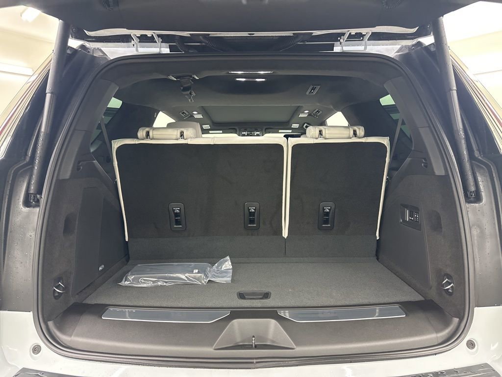 New 2026 Cadillac Escalade Platinum Sport w/ LPO, ONYX Package image 23