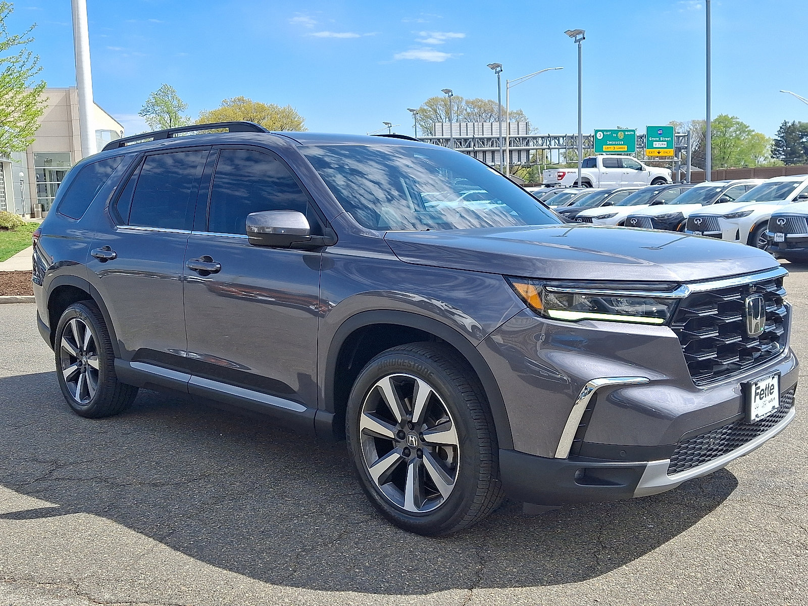 Used 2023 Honda Pilot Elite image 3