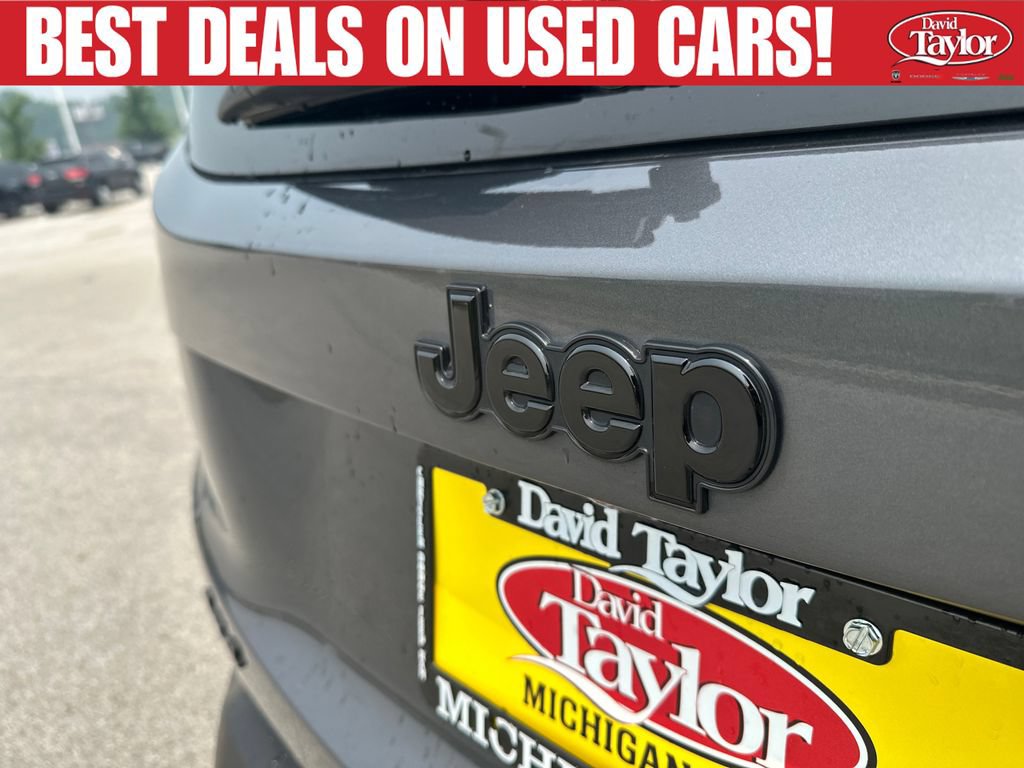 Used 2023 Jeep Renegade Altitude AWD/4WD image 34