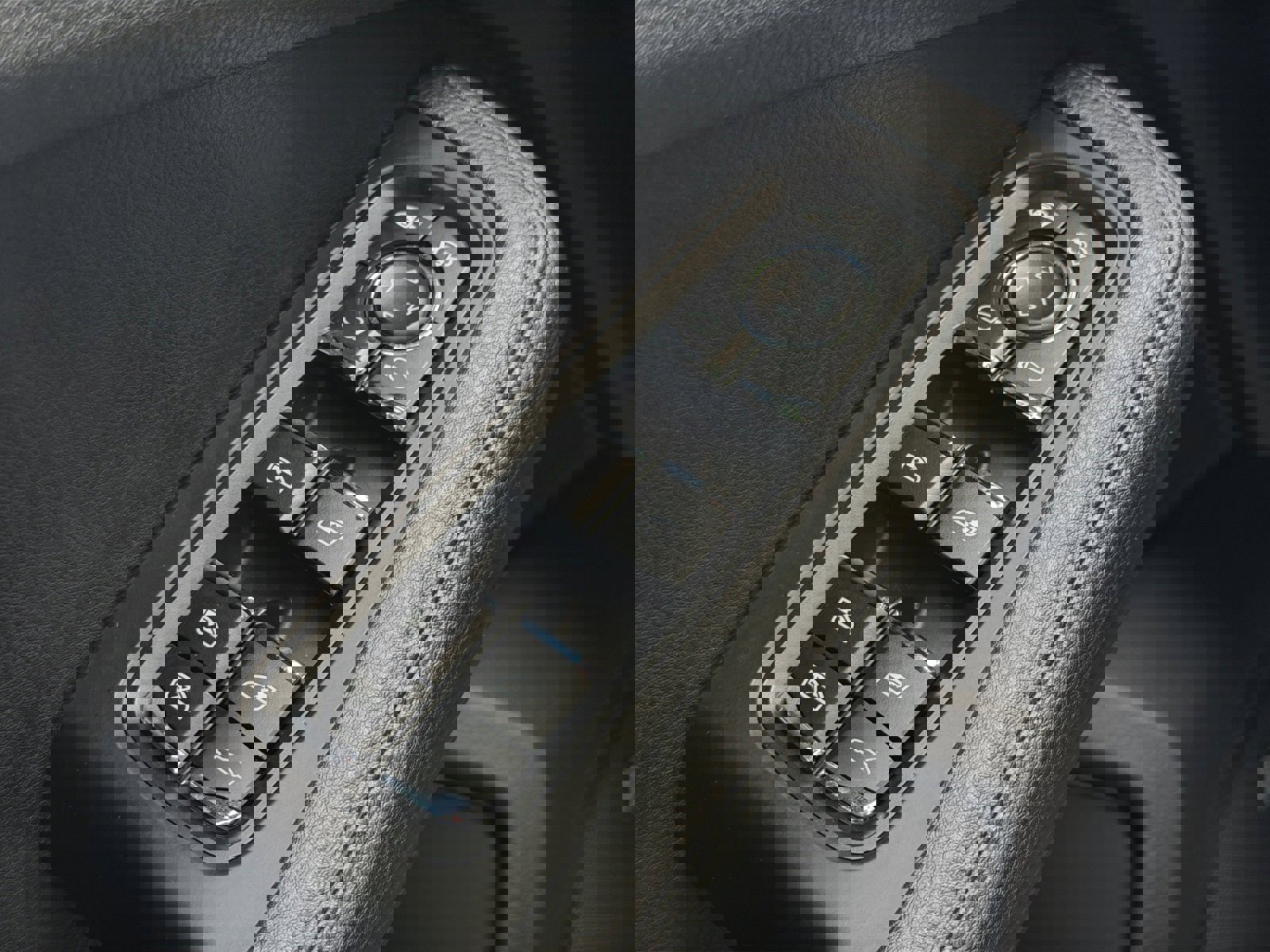 Certified 2020 Porsche Macan image 17