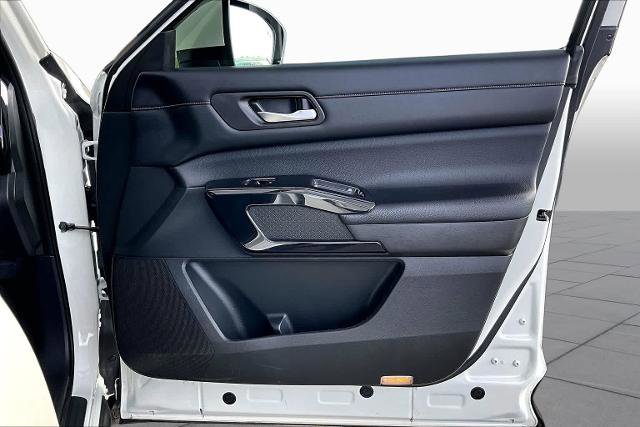Certified 2022 Nissan Pathfinder SV FWD image 22