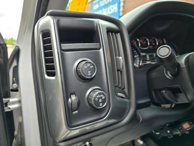 Used 2015 Chevrolet Silverado 2500 LT w/ LT Convenience Package AWD/4WD image 16