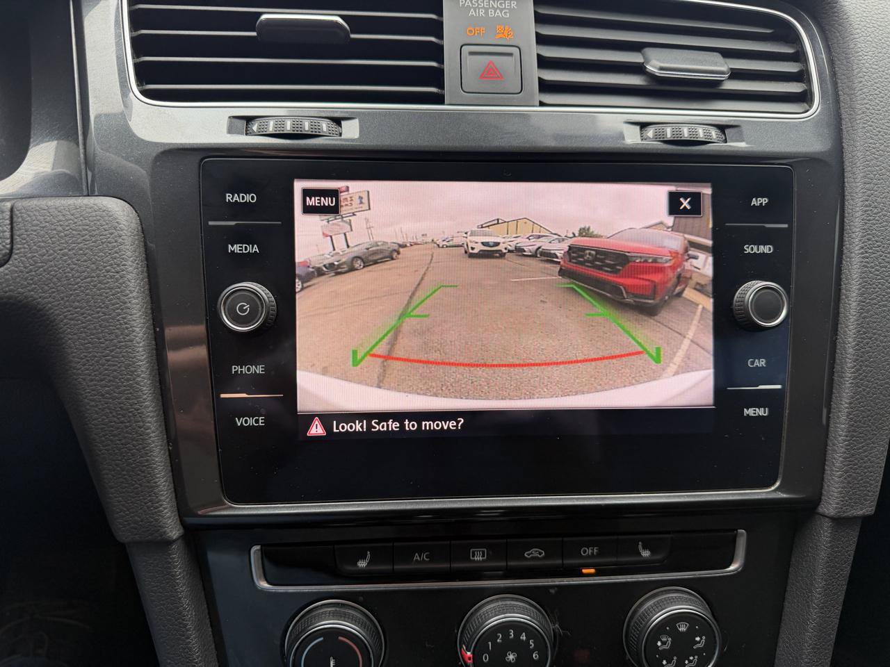 Used 2019 Volkswagen Golf S FWD image 19