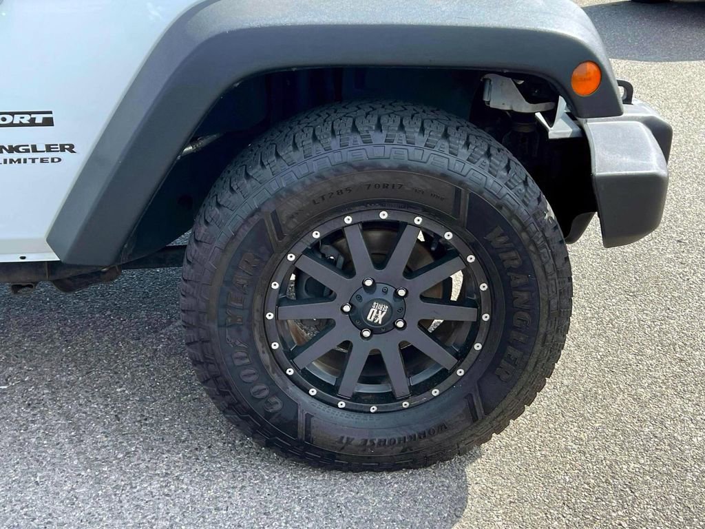 Certified 2017 Jeep Wrangler Unlimited Sport w/ Connectivity Group AWD/4WD image 18