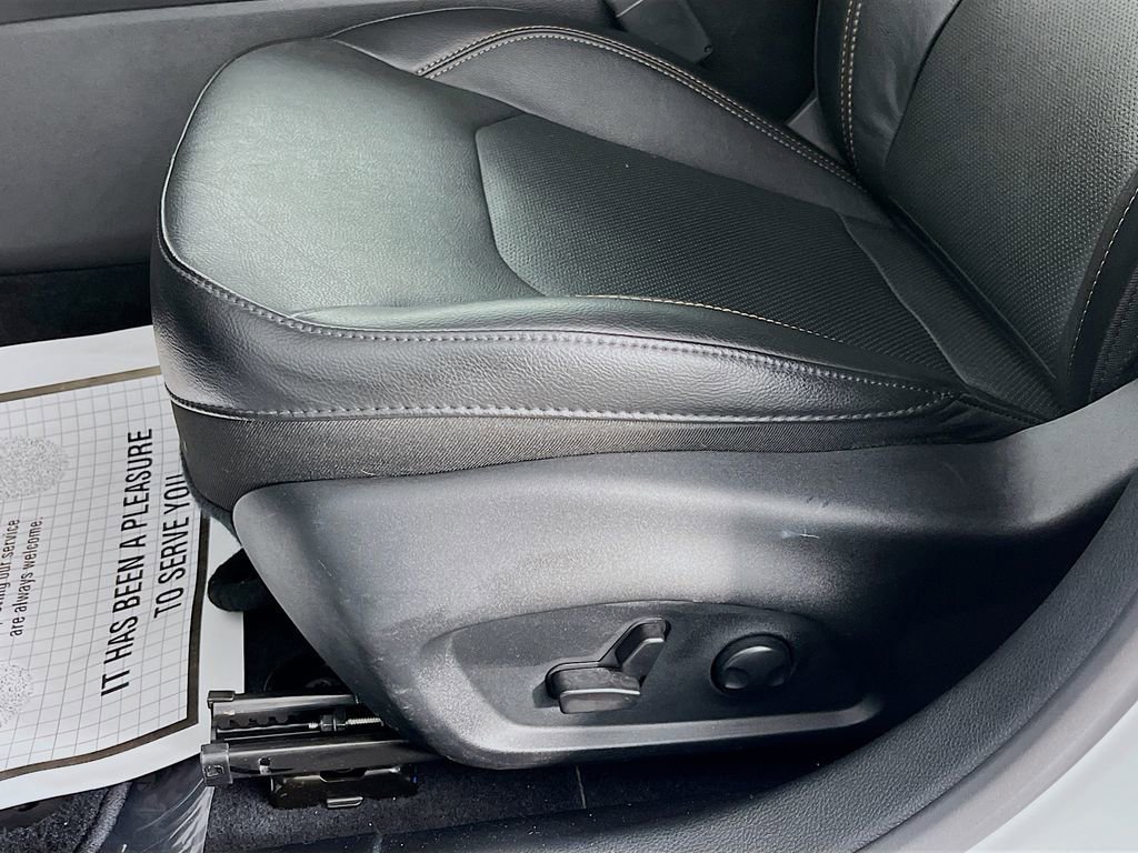 Used 2023 Jeep Compass Limited image 27