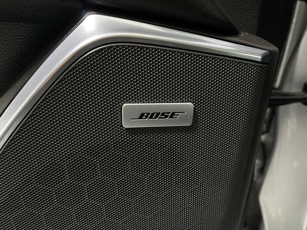 Used 2018 Cadillac Escalade Premium Luxury image 19