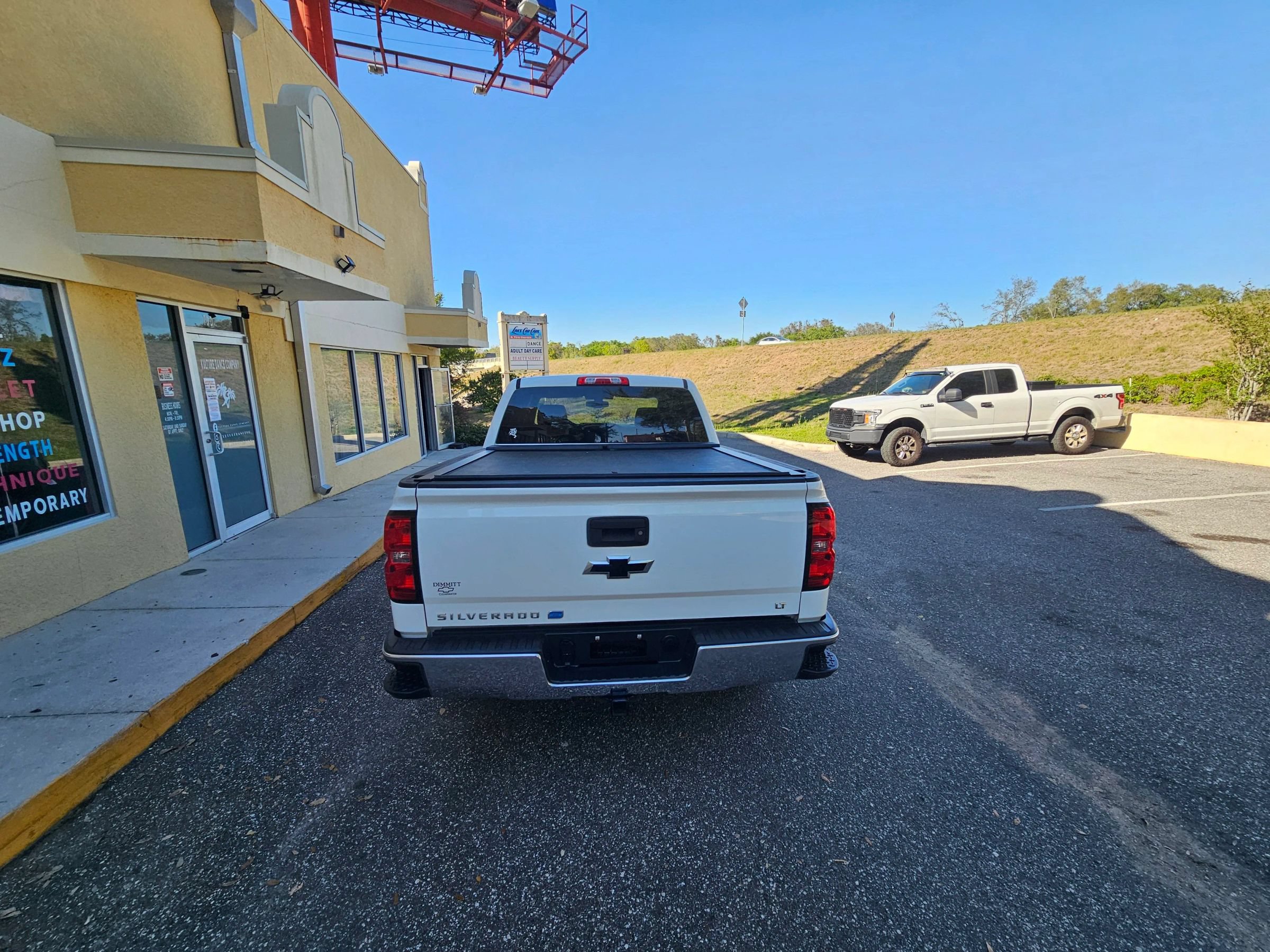 Used 2018 Chevrolet Silverado 1500 LT w/ LT Eassist Package RWD image 8