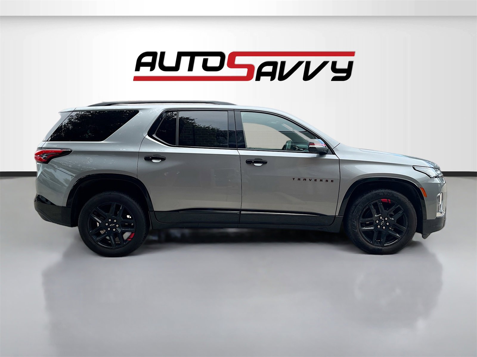 Used 2023 Chevrolet Traverse Premier w/ Redline Edition image 8