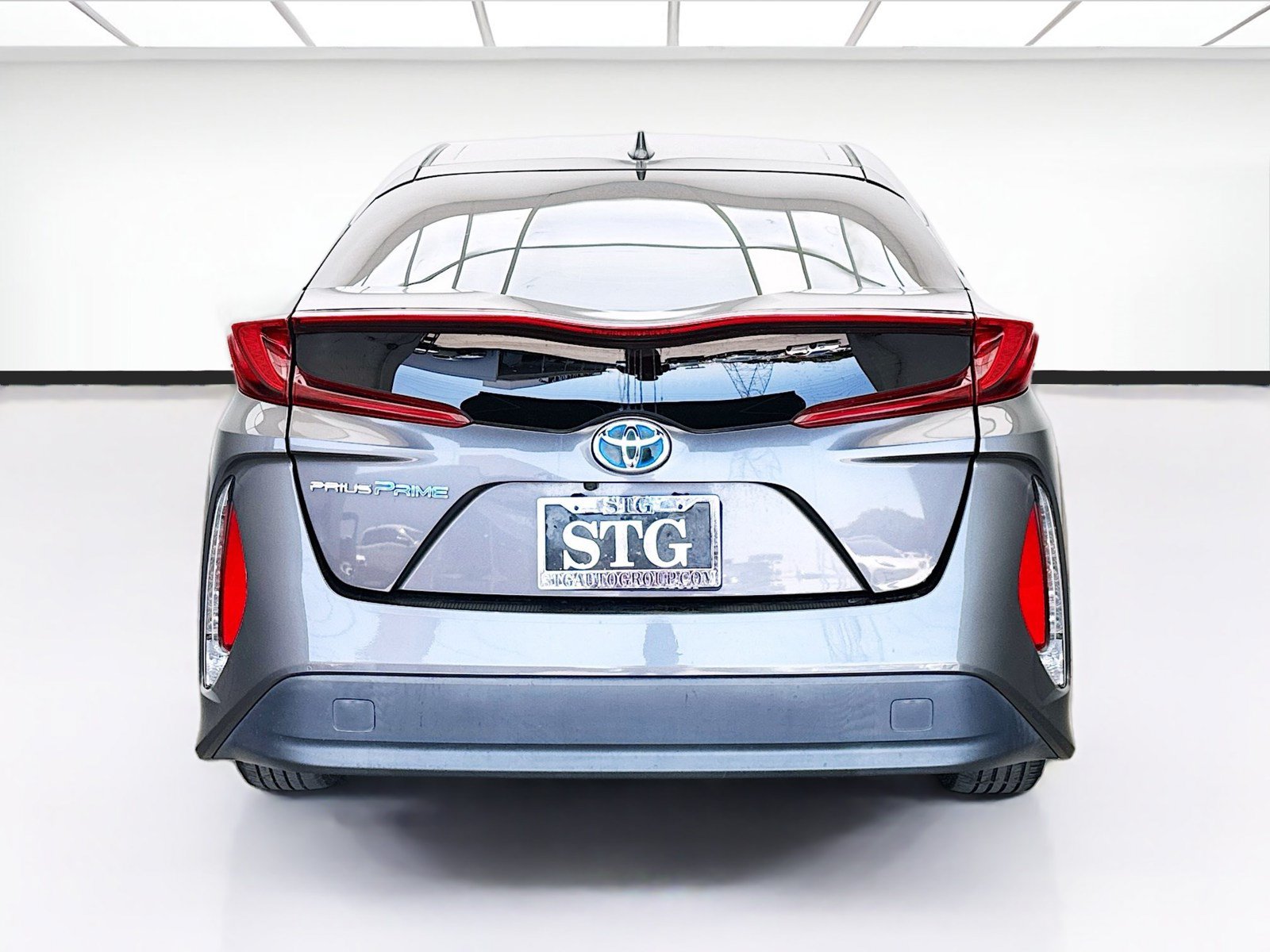 Used 2019 Toyota Prius Prime Premium FWD image 5