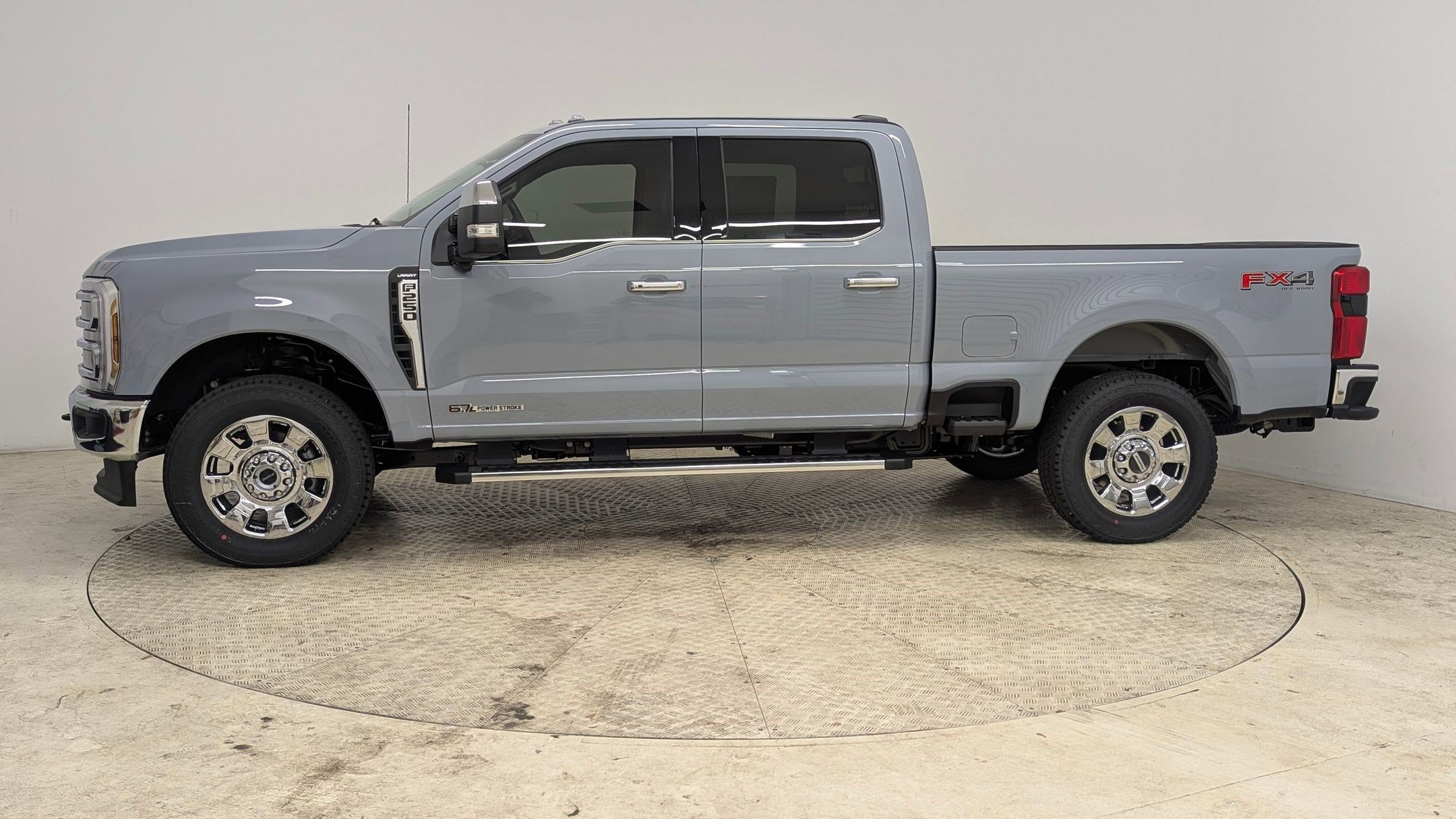 New 2026 Ford F250 Lariat w/ Chrome Package image 2