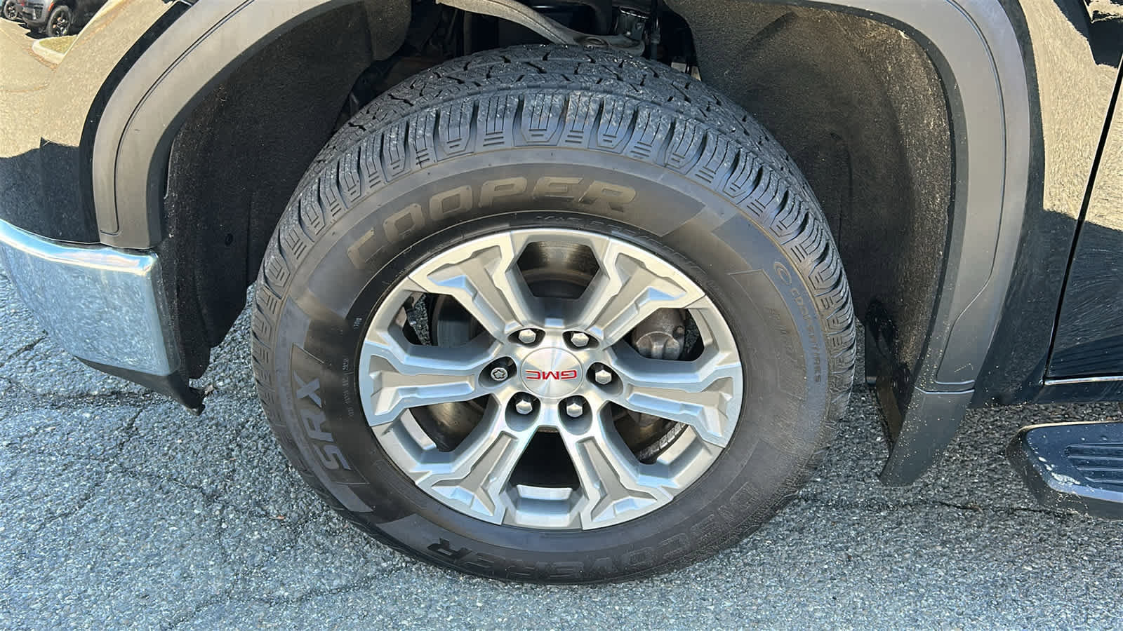 Used 2020 GMC Sierra 1500 SLE w/ SLE Value Package image 8