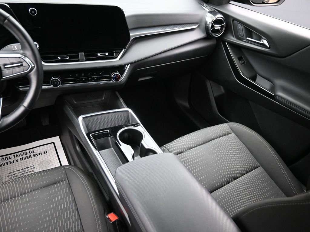 Used 2025 Chevrolet Equinox LT AWD/4WD image 12