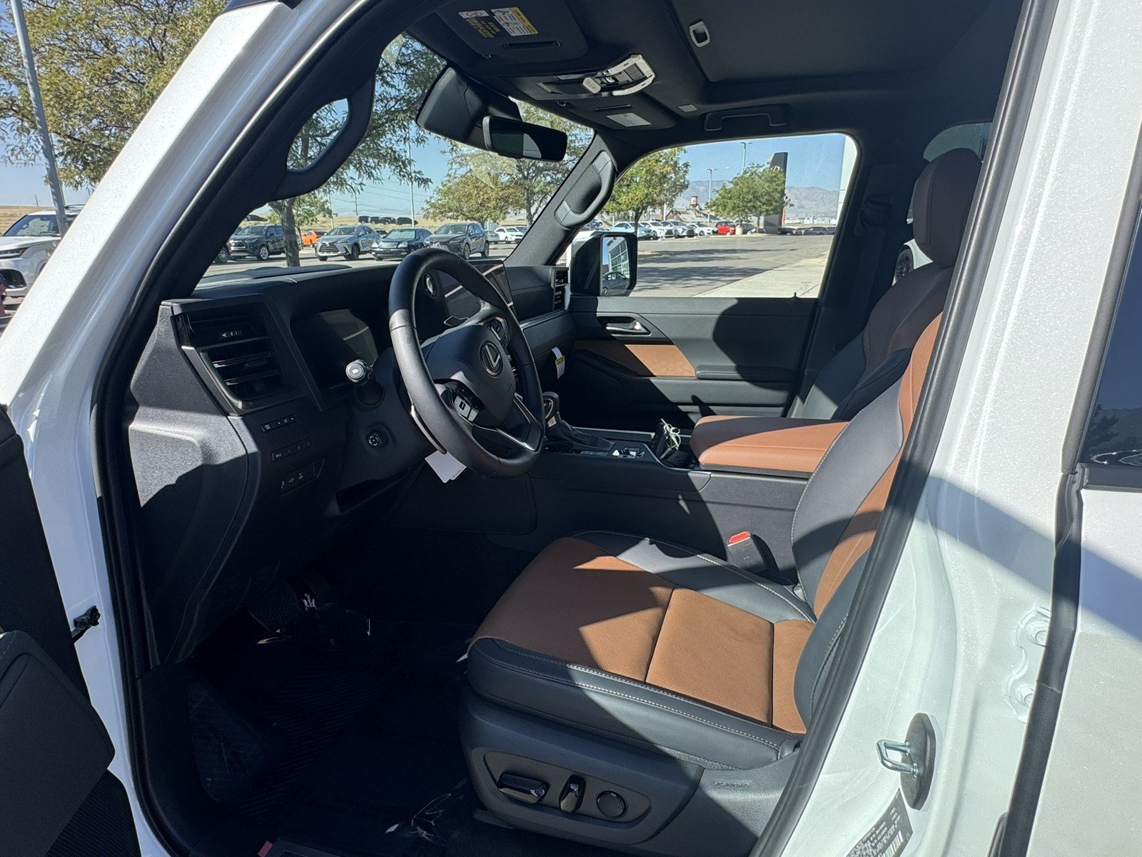 Used 2026 Lexus GX 550 w/ Accessory Package (31) AWD/4WD image 10