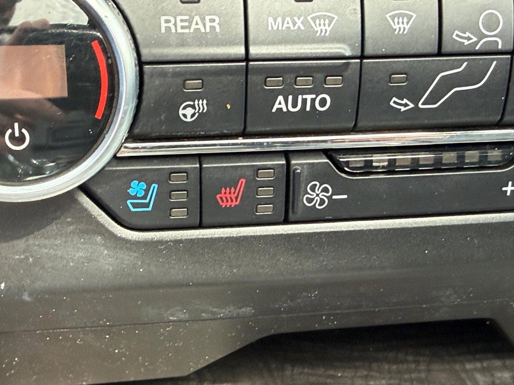 Used 2021 Ford Expedition Limited image 28