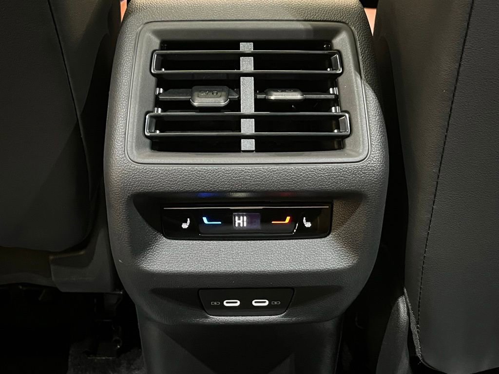 New 2026 Volkswagen Tiguan SEL R-Line image 25