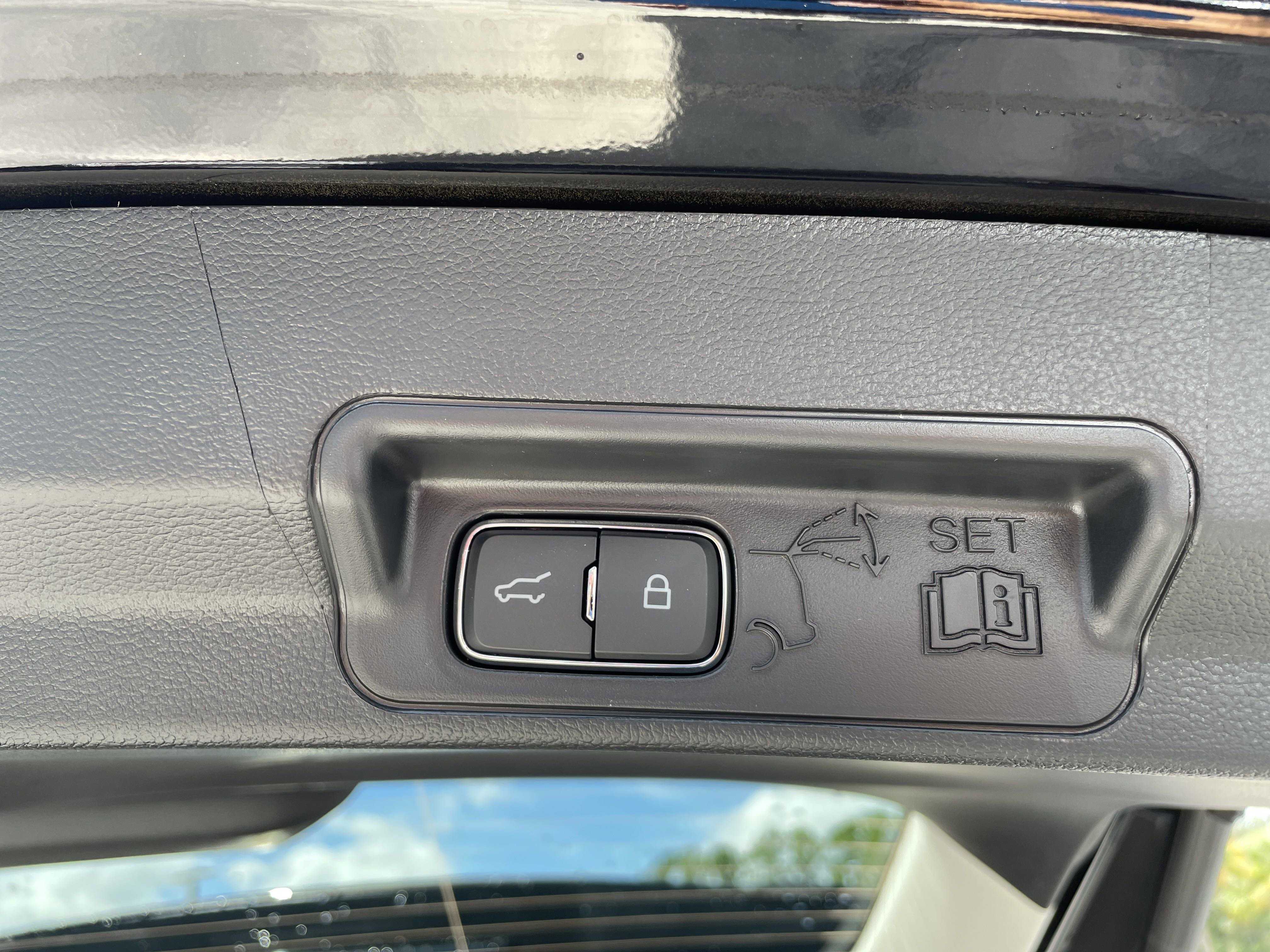 New 2025 Ford Explorer Active w/ Active Comfort Package image 8