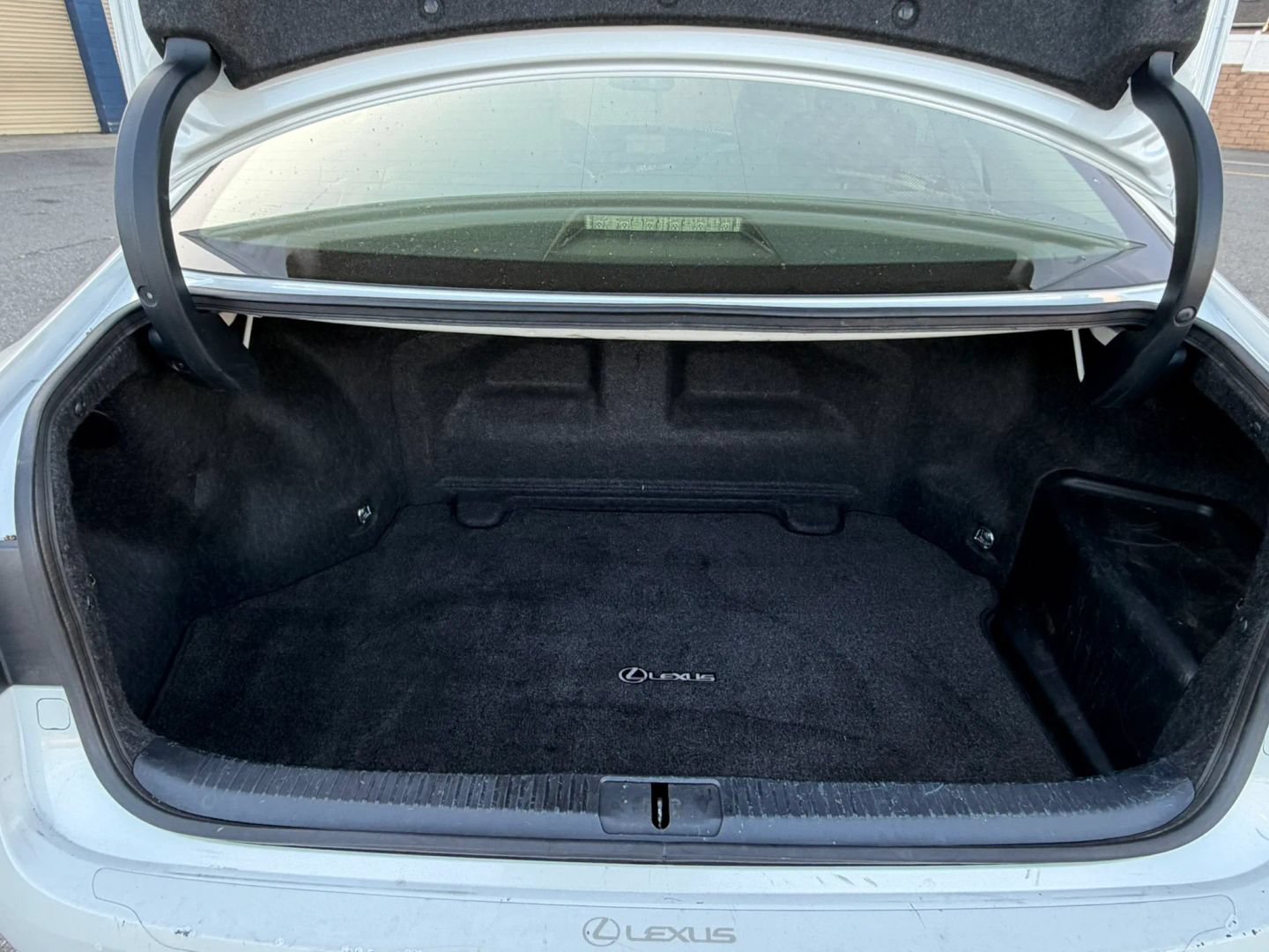 Used 2013 Lexus ES 300h w/ Luxury Pkg FWD image 14