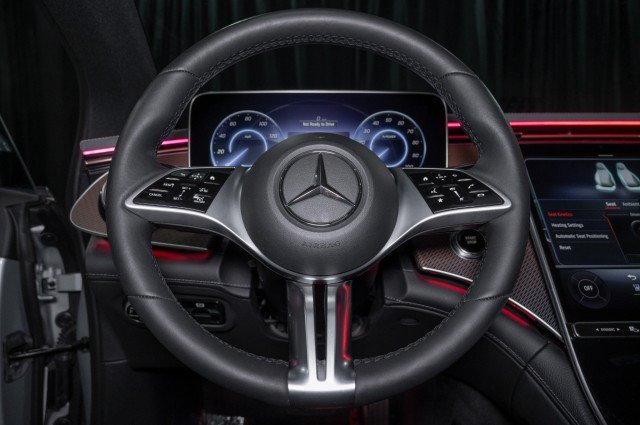Certified 2023 Mercedes-Benz EQE 500 4MATIC Sedan image 20
