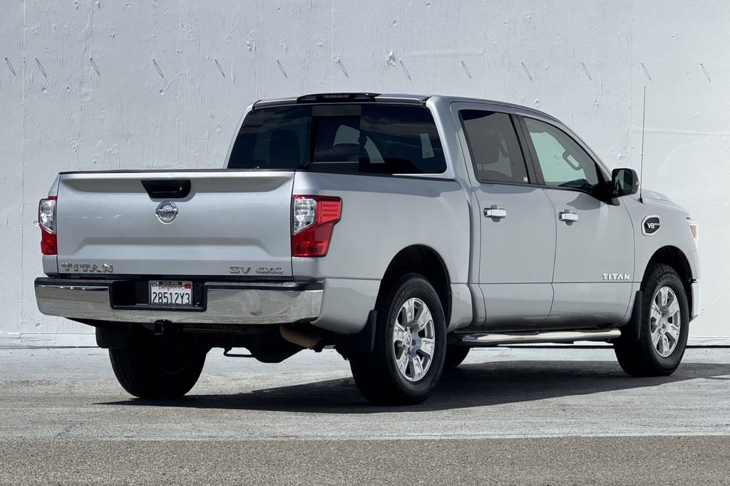 Used 2017 Nissan Titan SV AWD/4WD image 3