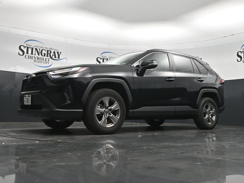 Used 2025 Toyota RAV4 XLE AWD/4WD image 28