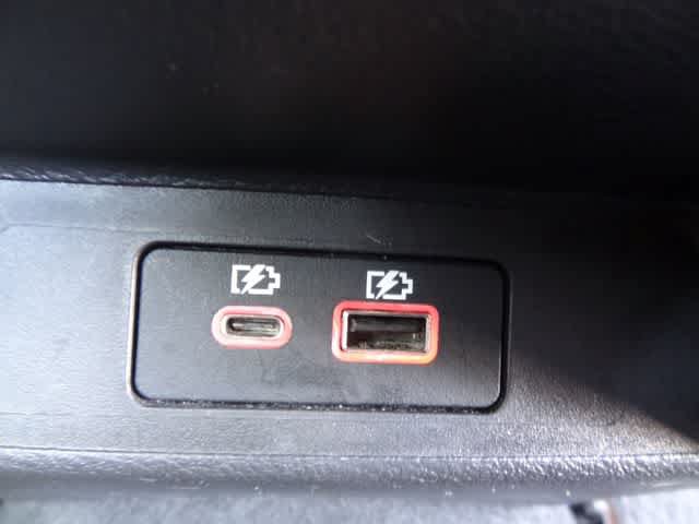 Used 2023 Nissan Altima 2.5 SR FWD image 12