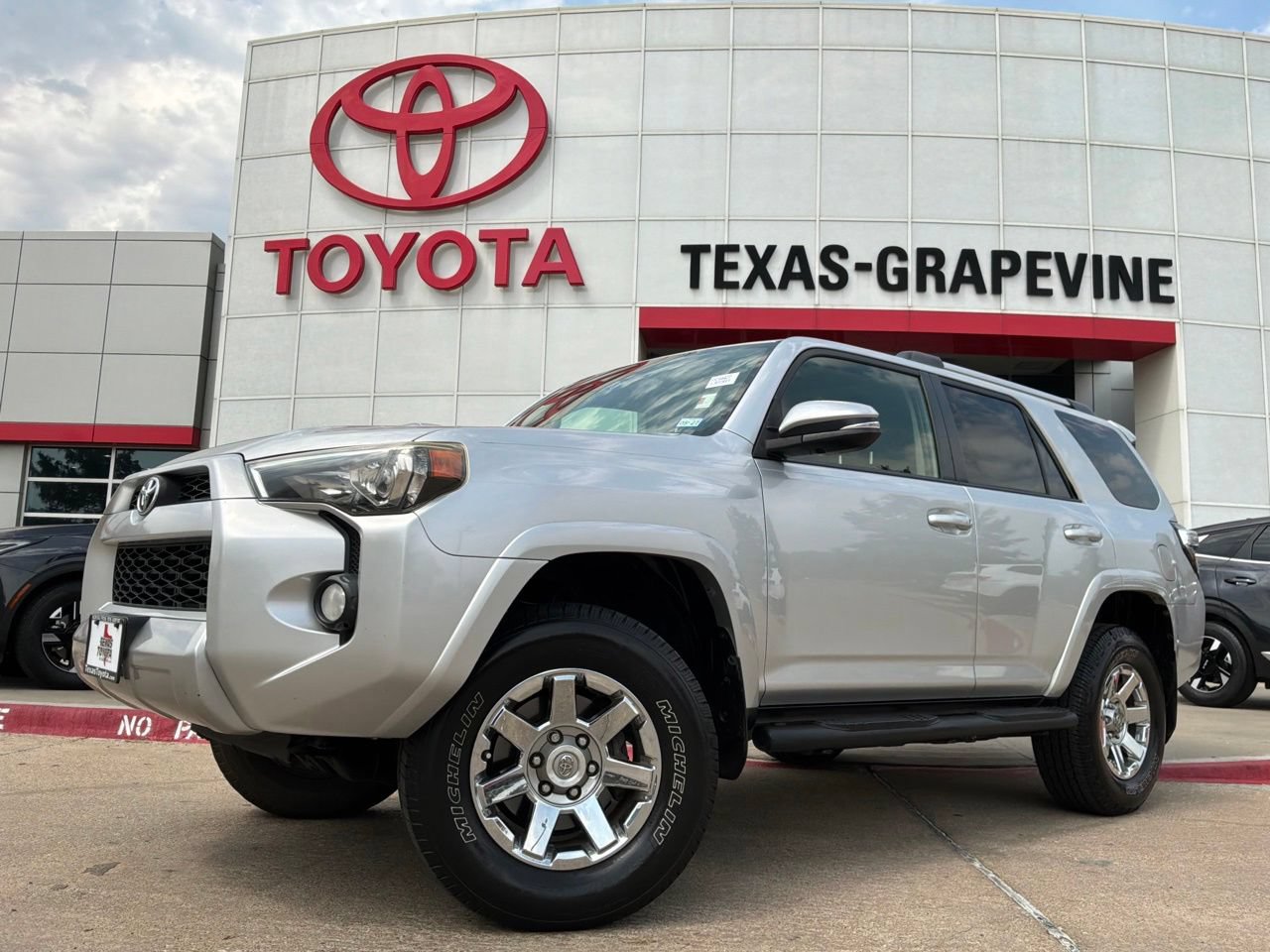 Used 2015 Toyota 4Runner Trail Premium AWD/4WD image 2