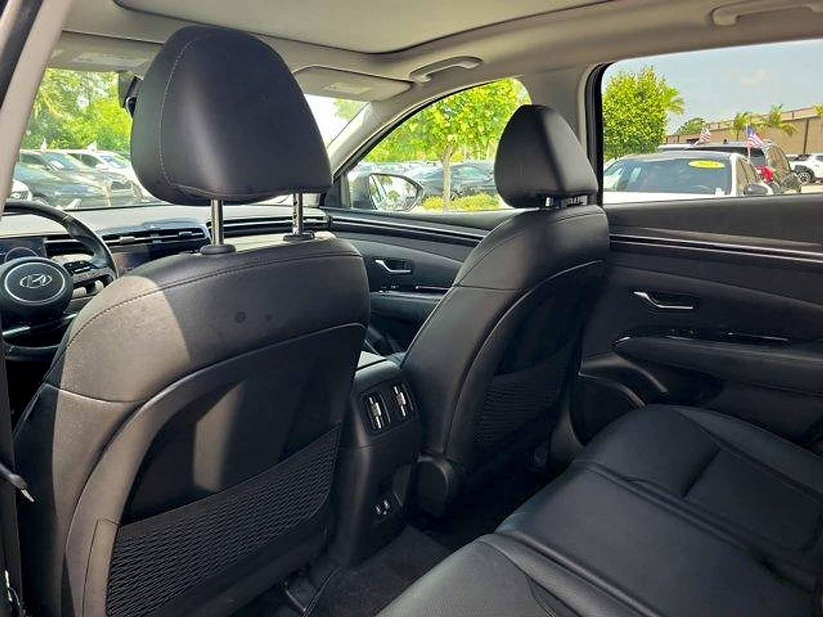 Certified 2024 Hyundai Tucson Limited FWD image 16