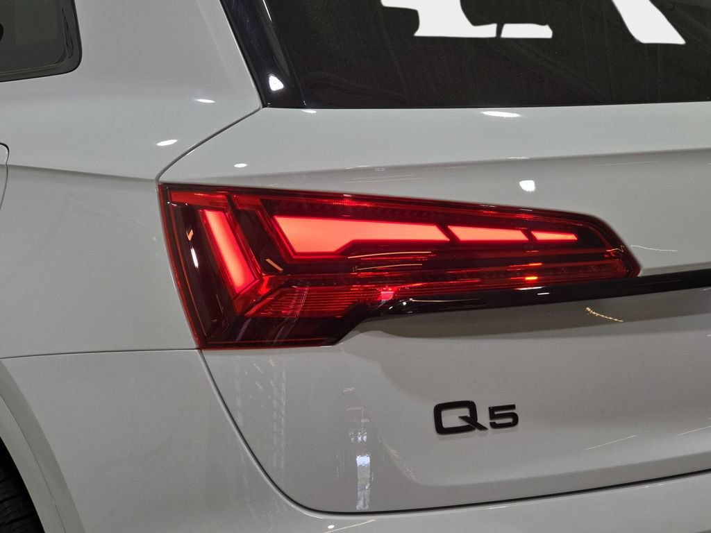 Certified 2024 Audi Q5 e Premium Plus w/ Premium Plus Package AWD/4WD image 36
