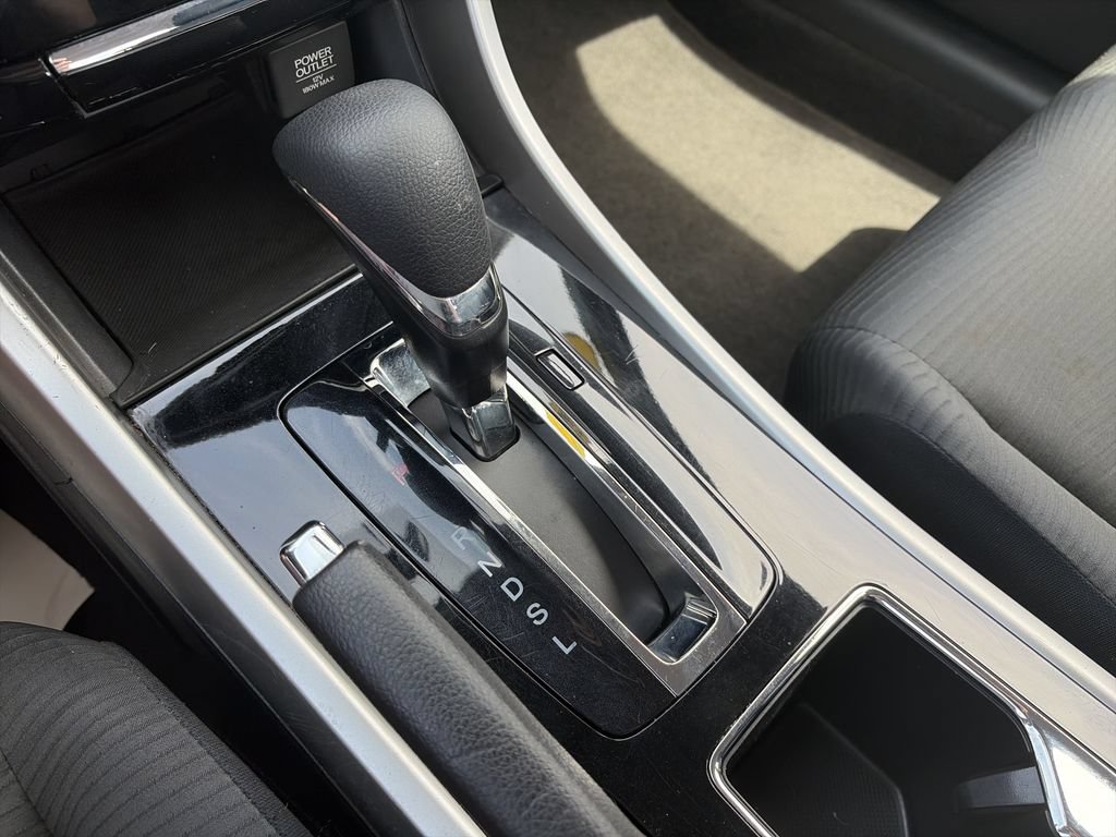 Used 2017 Honda Accord LX image 25