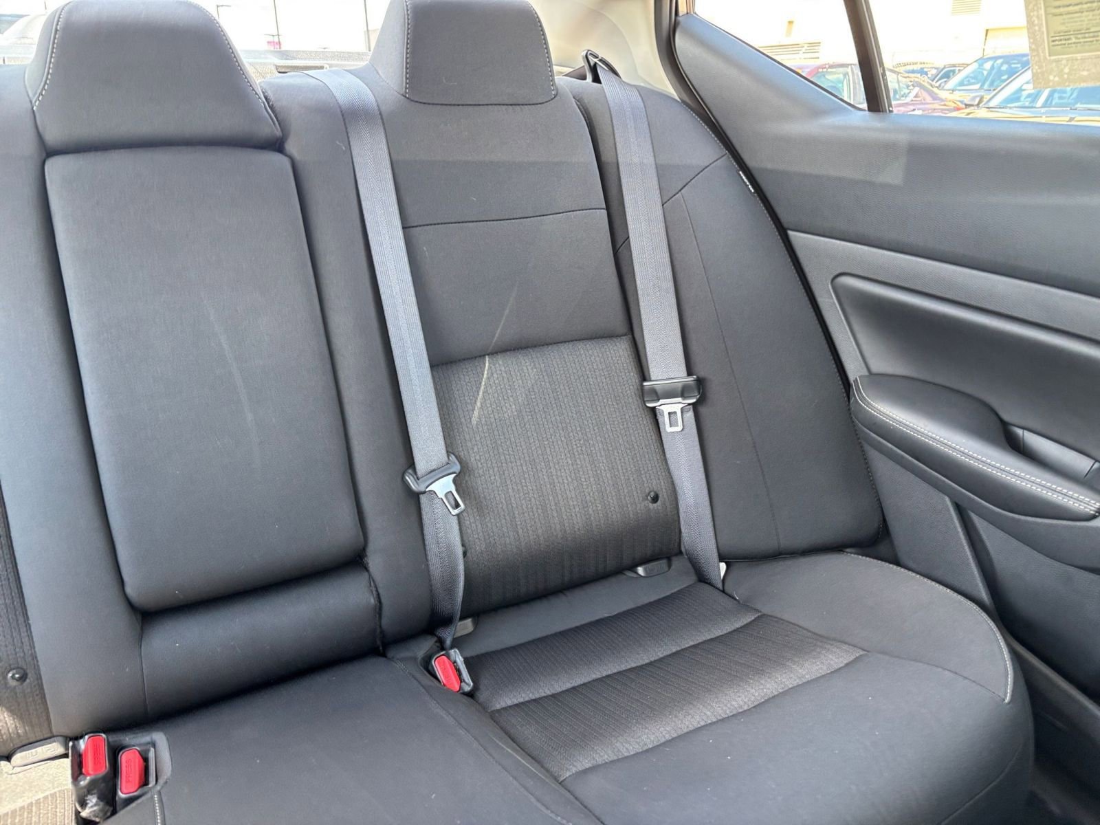 Used 2025 Nissan Altima 2.5 SV FWD image 37