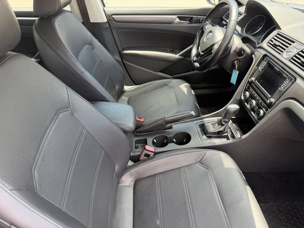 Used 2017 Volkswagen Passat 1.8T R-Line FWD image 15