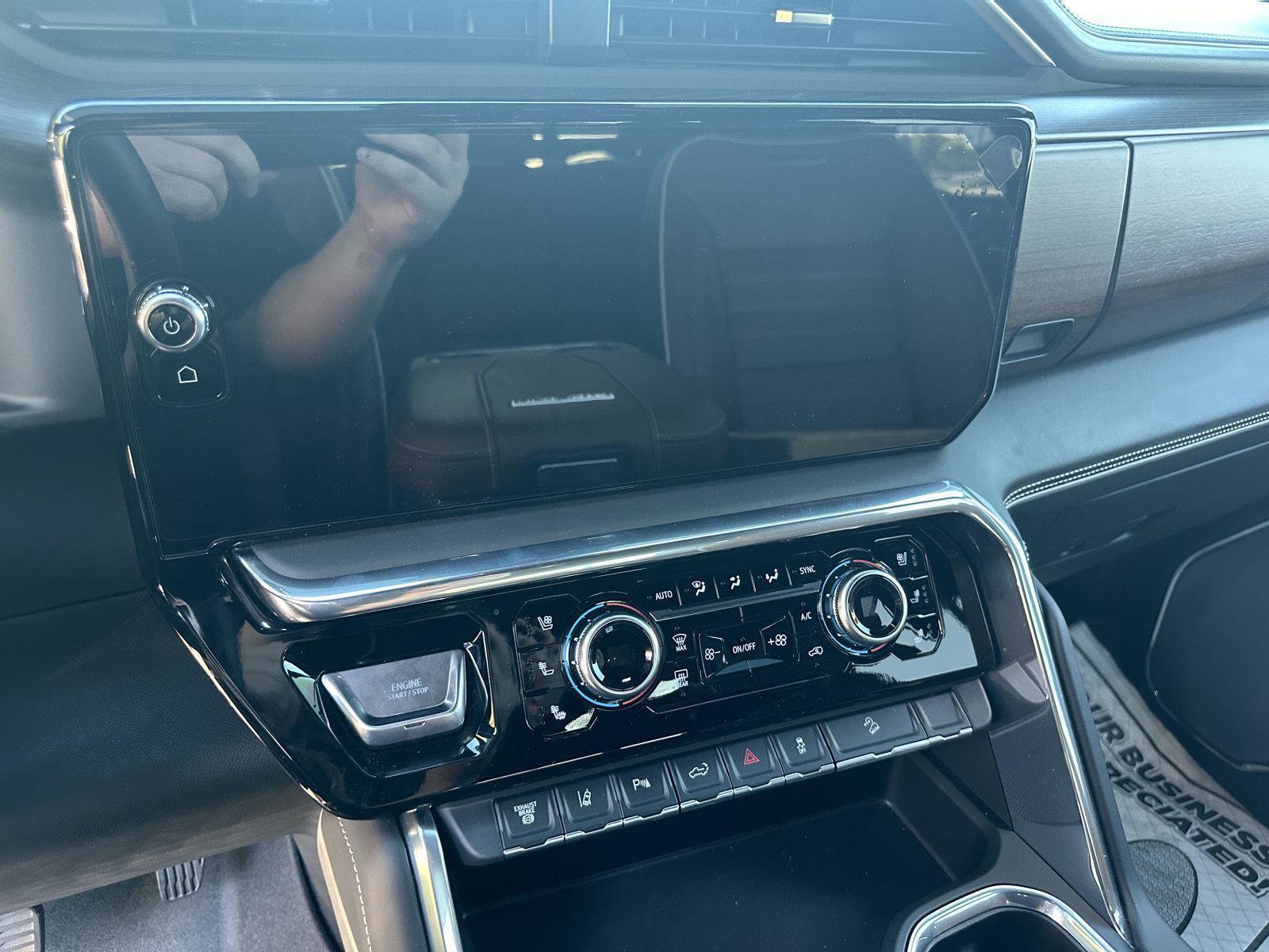 Used 2024 GMC Sierra 2500 Denali Ultimate image 10