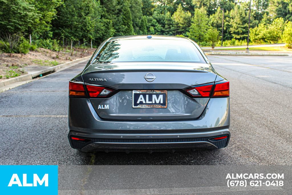 Used 2025 Nissan Altima 2.5 SV FWD image 11