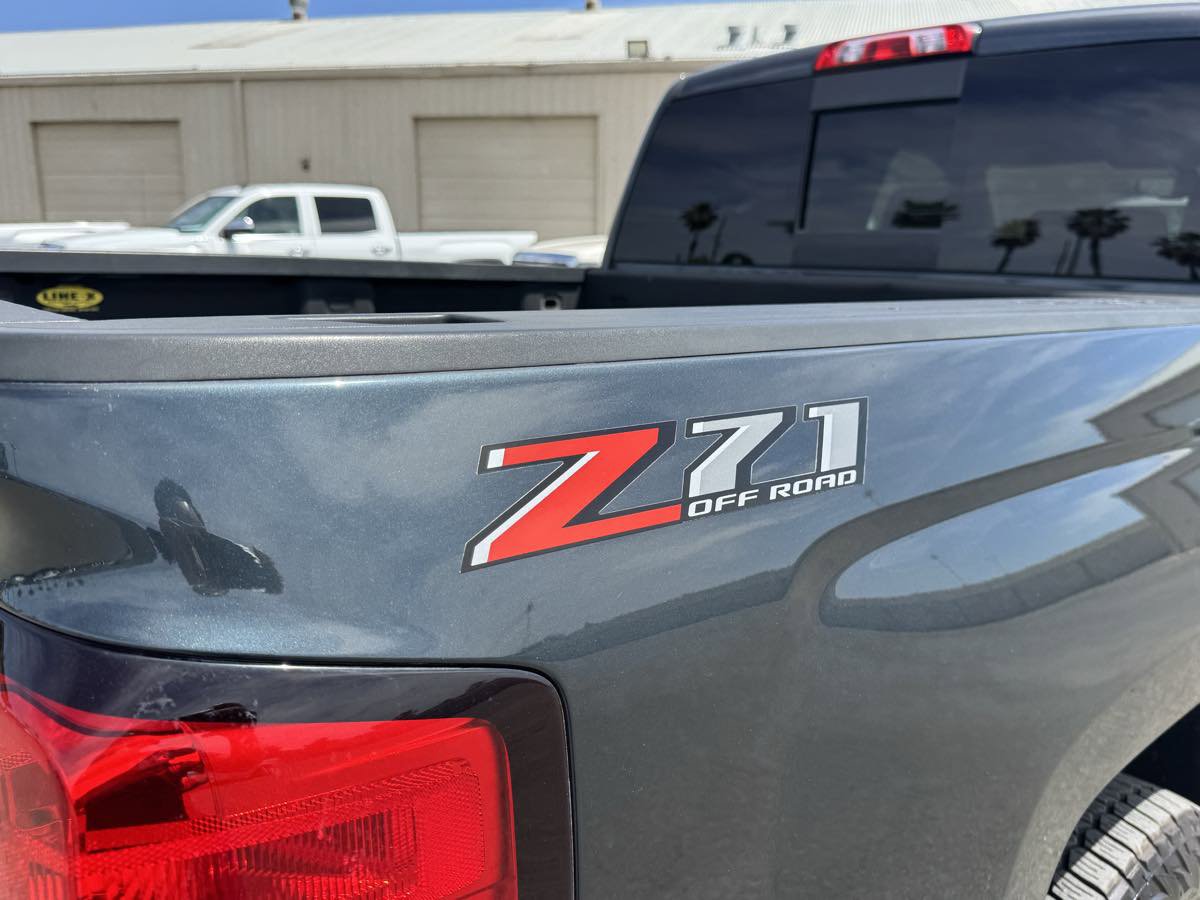 Used 2018 Chevrolet Silverado 1500 LT w/ All Star Edition AWD/4WD image 11