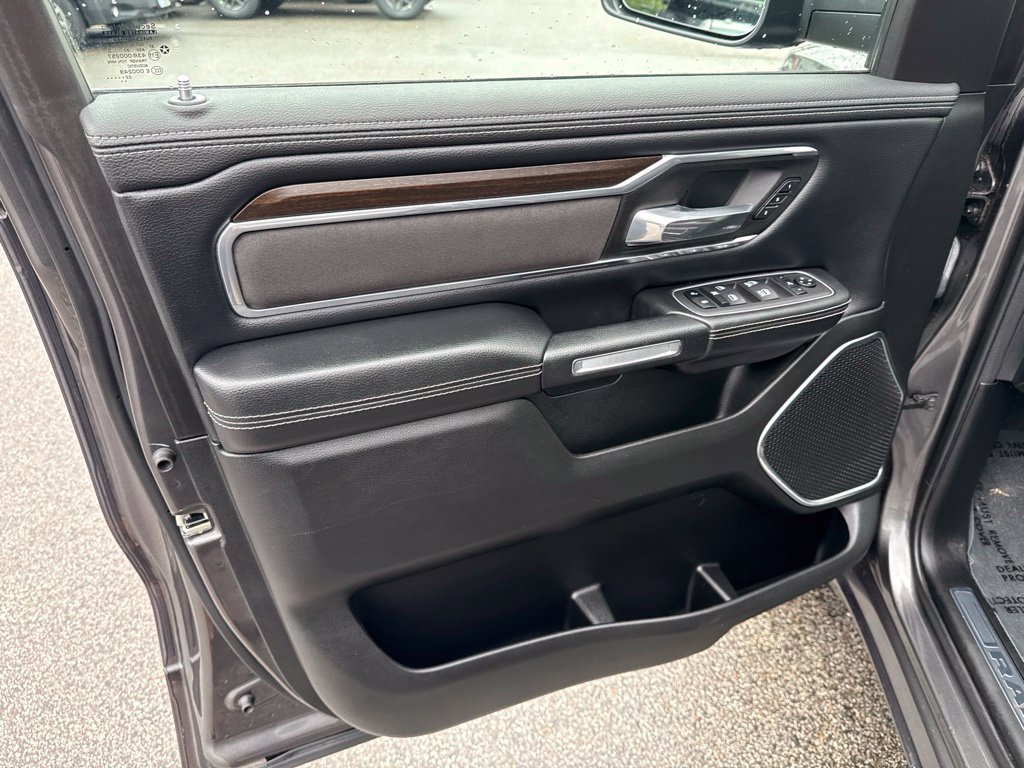 Used 2022 RAM 1500 Laramie AWD/4WD image 17