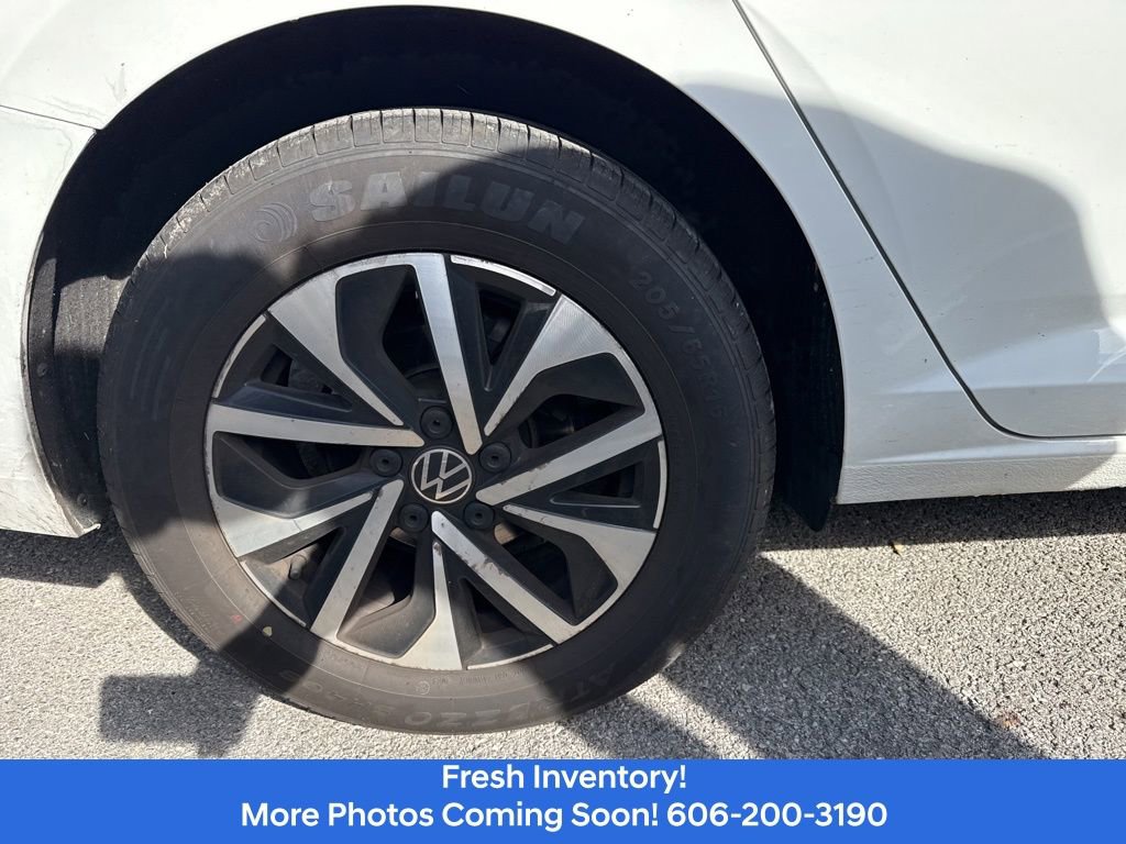 Used 2025 Volkswagen Jetta S image 4