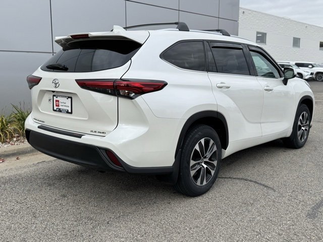 Certified 2021 Toyota Highlander XLE image 38