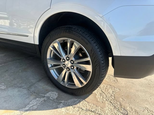 Used 2024 Cadillac XT5 Premium Luxury w/ LPO, Floor Liner Package AWD/4WD image 15