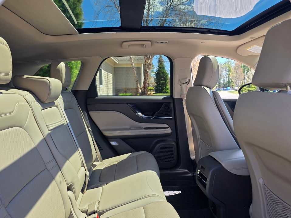 Used 2022 Lincoln Corsair AWD w/ Premium Package image 30