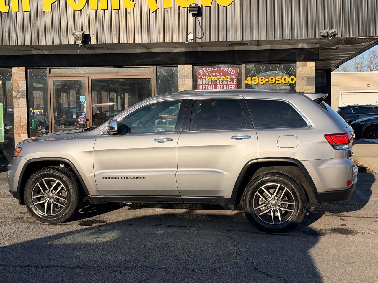 Used 2021 Jeep Grand Cherokee Limited AWD/4WD image 7