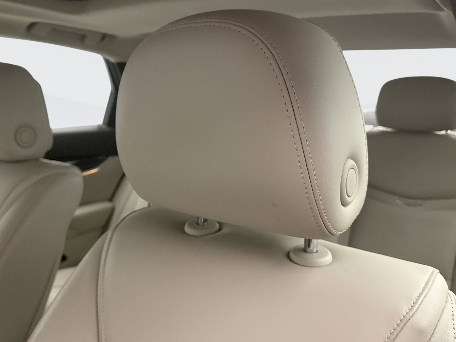 Used 2014 Cadillac XTS Luxury w/ Driver Awareness Package FWD image 8
