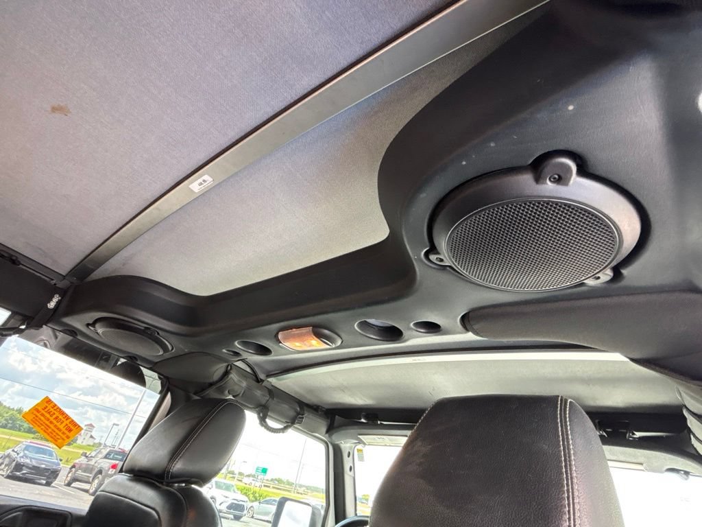 Used 2013 Jeep Wrangler Unlimited Sahara w/ Connectivity Group AWD/4WD image 22