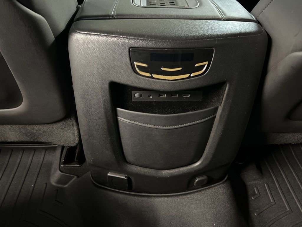 Used 2017 Cadillac Escalade Premium Luxury AWD/4WD image 33