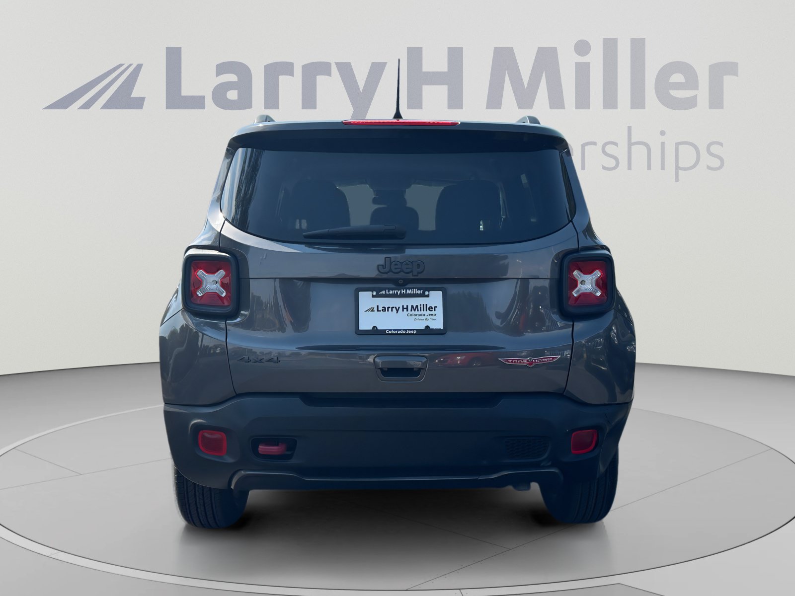 Used 2019 Jeep Renegade Trailhawk w/ Cold Weather Group II AWD/4WD image 4