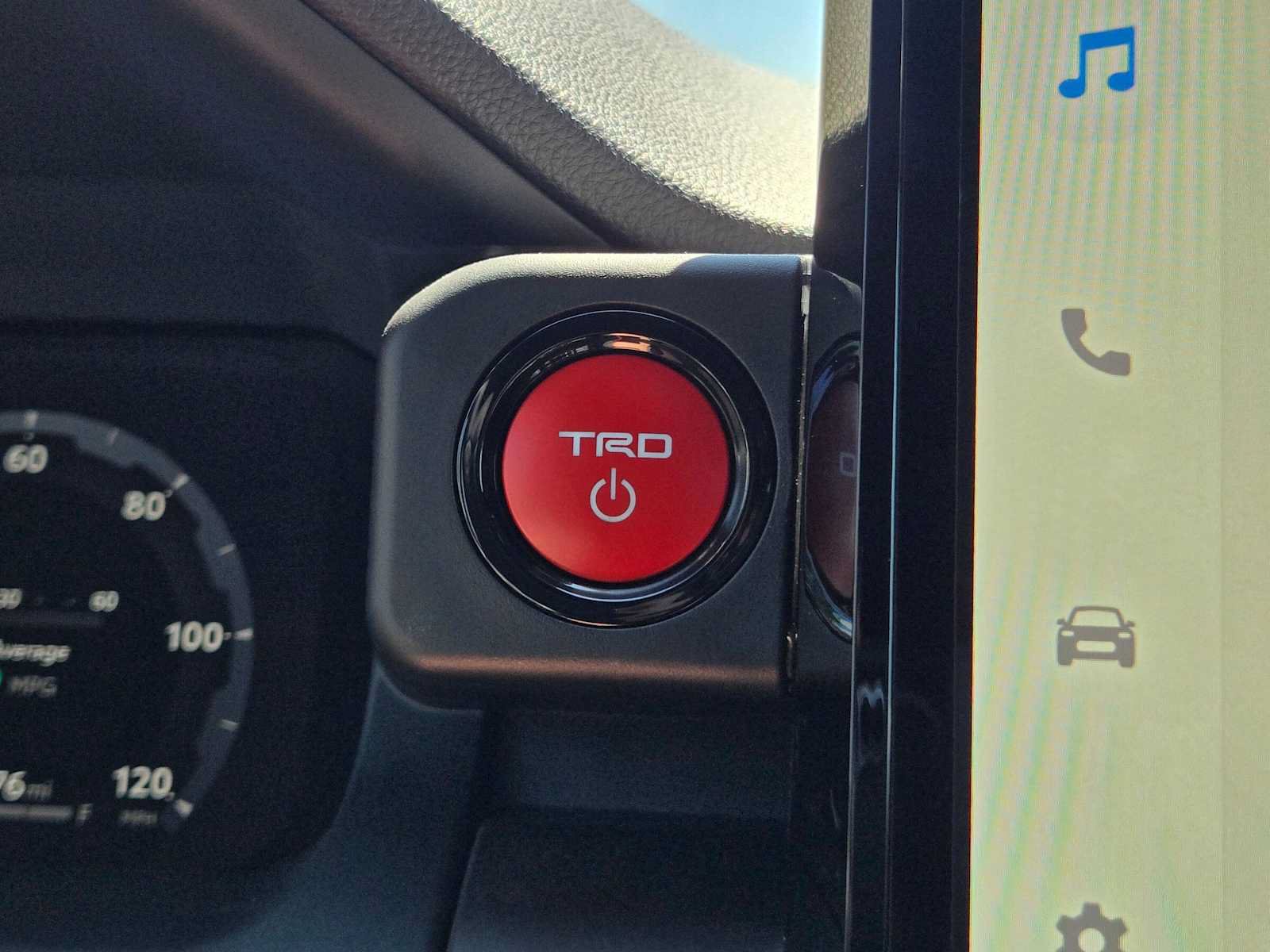 Certified 2025 Toyota Tacoma TRD Off-Road AWD/4WD image 38